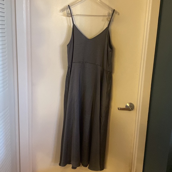 Daily Practice dress in carbon new! Black top not included. Size large - Picture 4 of 4